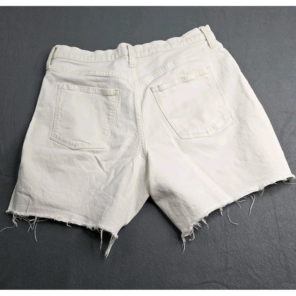 Universal Thread Women's Vintage Bermuda Jean Shorts Size 14 White EUC raw Hem - Picture 4 of 11
